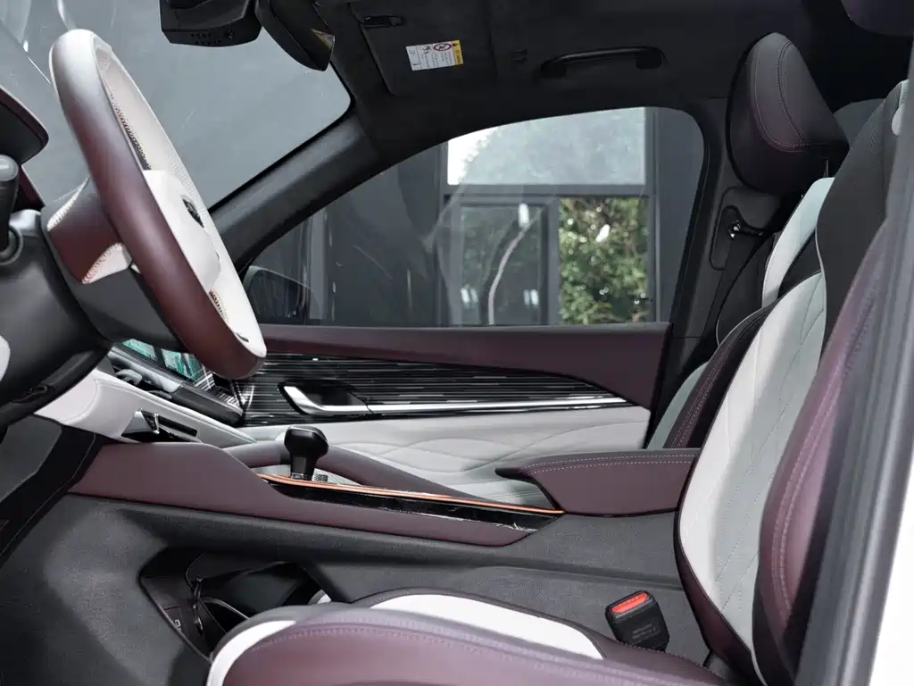 Geely Xingyue L — миниатюра 11