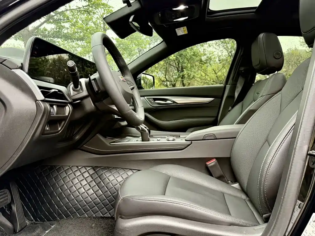 Cadillac CT5 — миниатюра 6