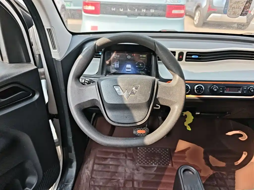 Wuling MINIEV — миниатюра 11