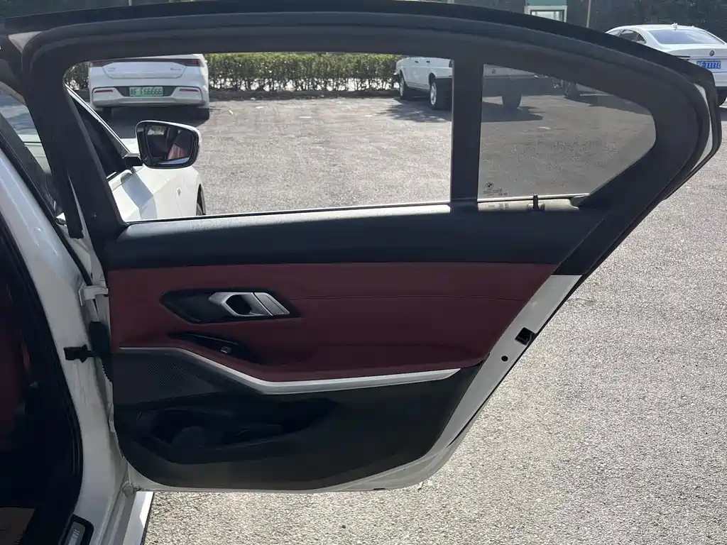 BMW 3 Series — миниатюра 30