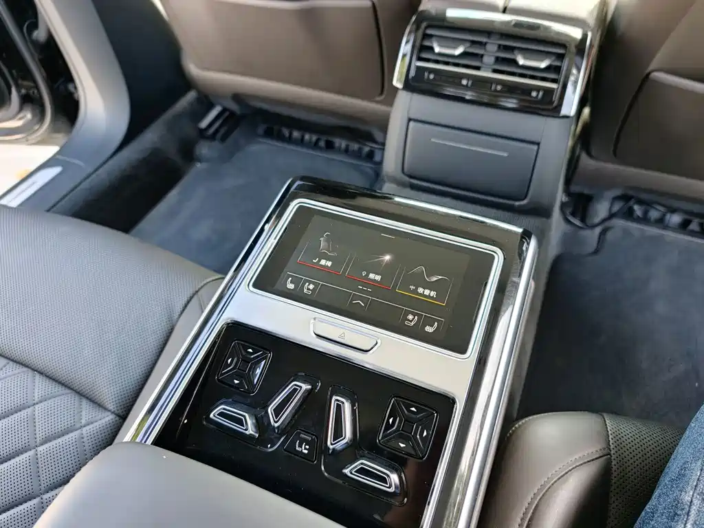 Audi A8 — миниатюра 15