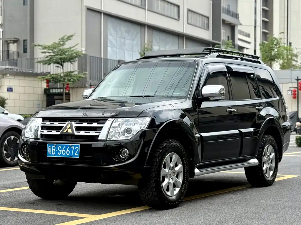 Купить Mitsubishi Pajero (Import)