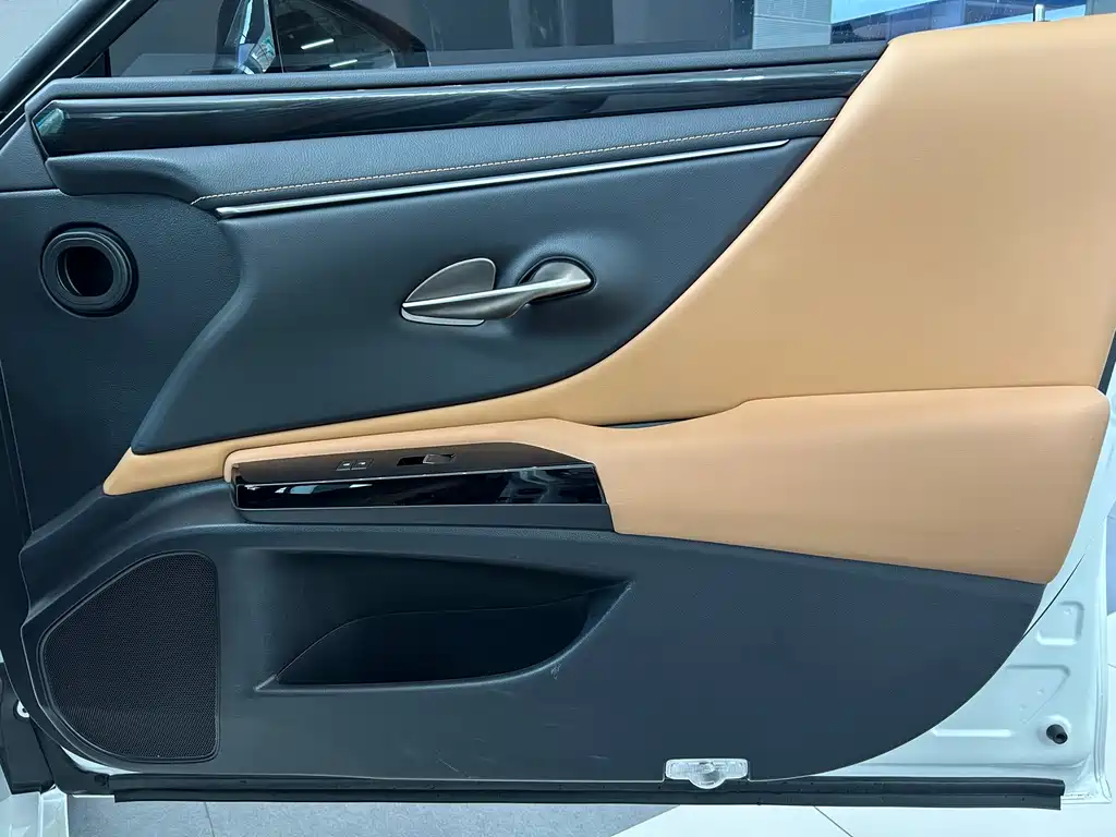 Lexus ES — фотографии объявления, Фото 14