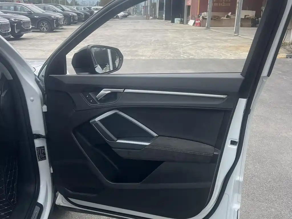 Audi Q3 Sportback — миниатюра 12