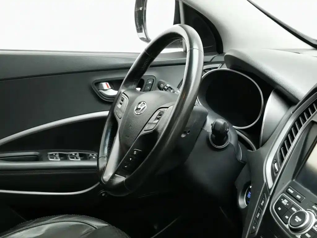 Hyundai Santa Fe — миниатюра 22