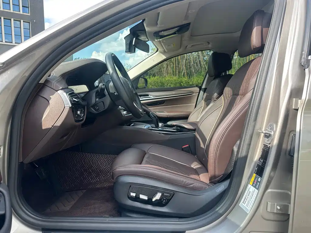 BMW 5 Series New Energy — миниатюра 3