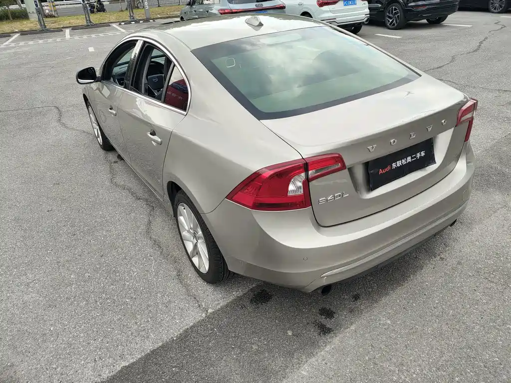 Volvo S60 — миниатюра 5