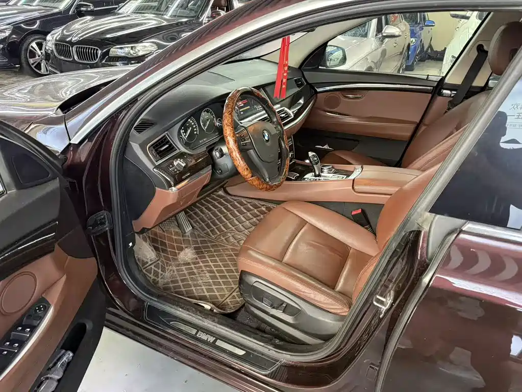 BMW 5 Series GT — миниатюра 4
