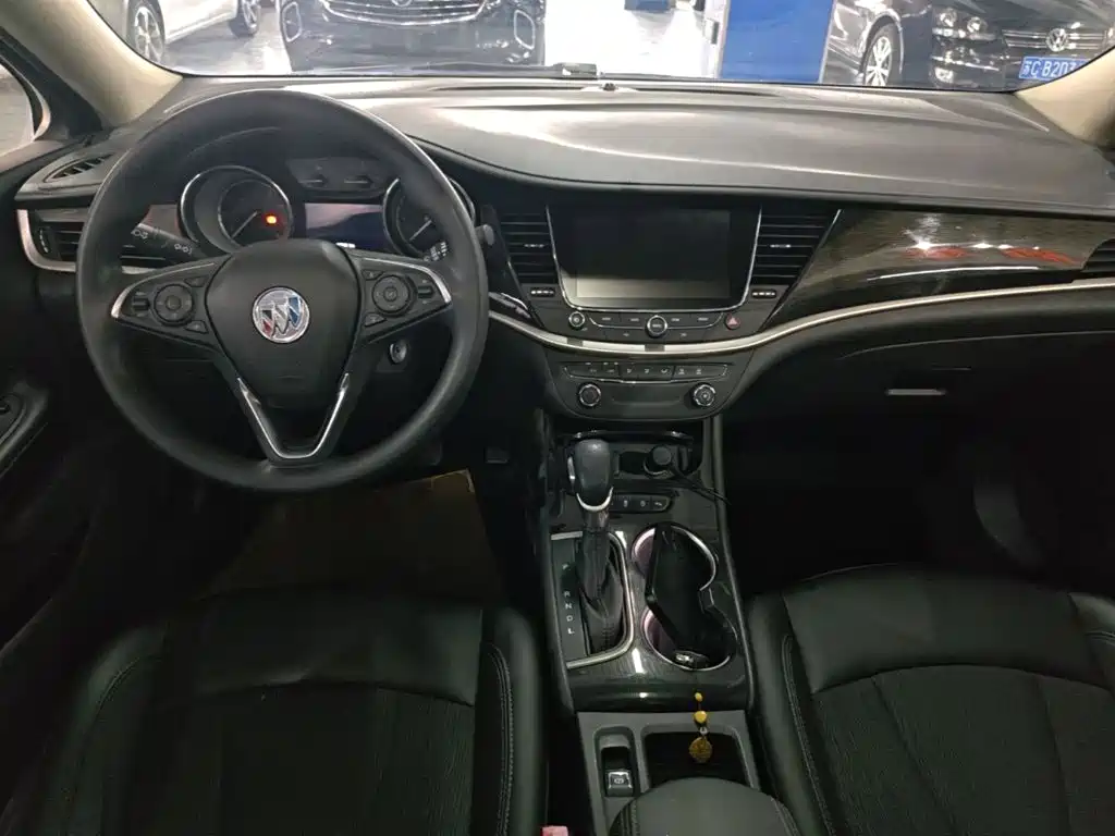 Buick Verano — миниатюра 10