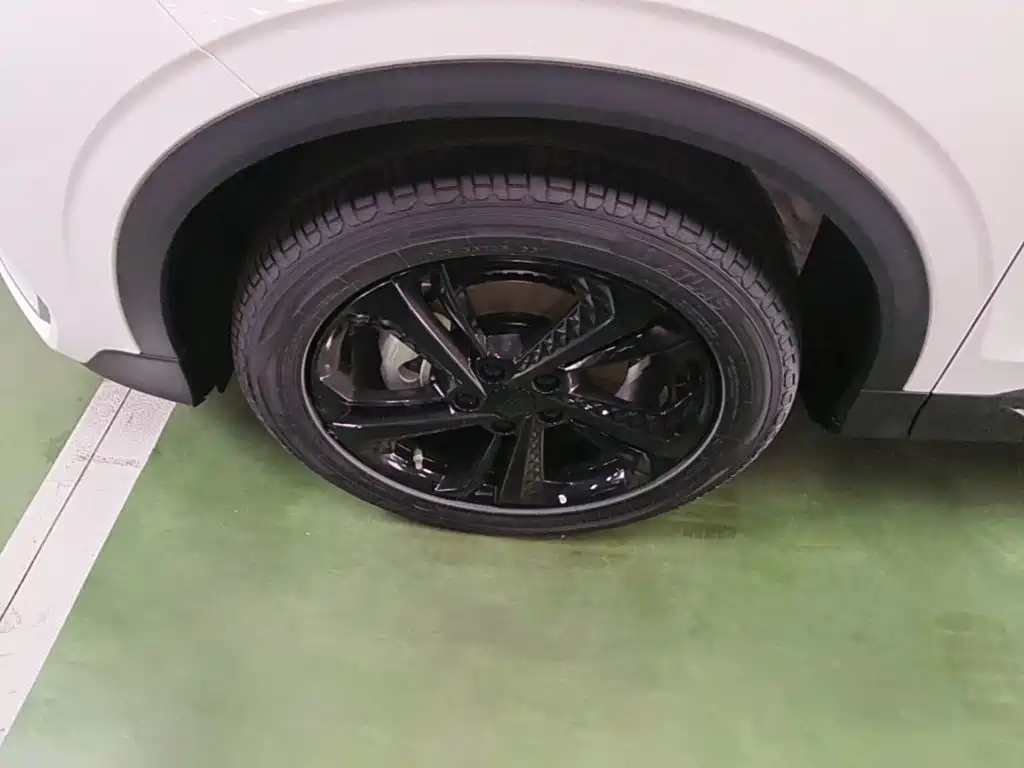 Geely Binyue — миниатюра 23