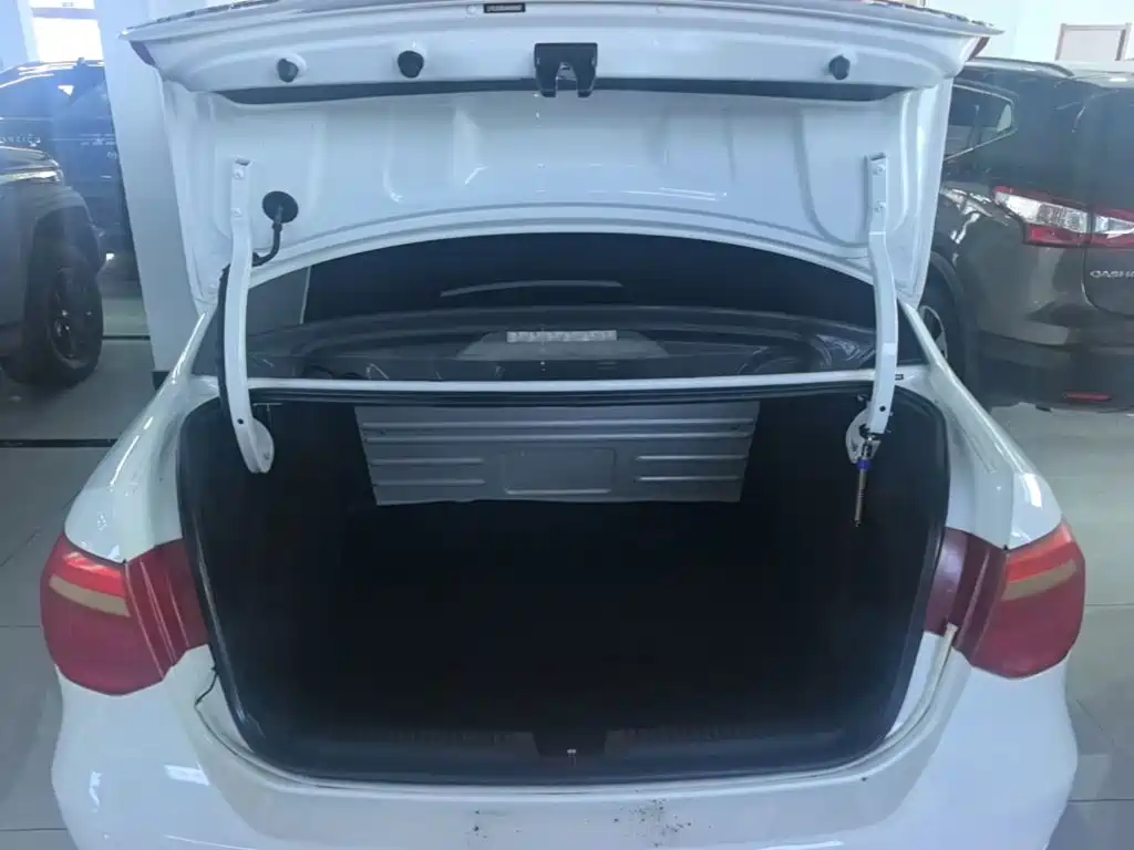 Volkswagen Jetta — миниатюра 19