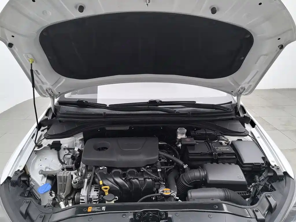 Hyundai Elantra — миниатюра 6