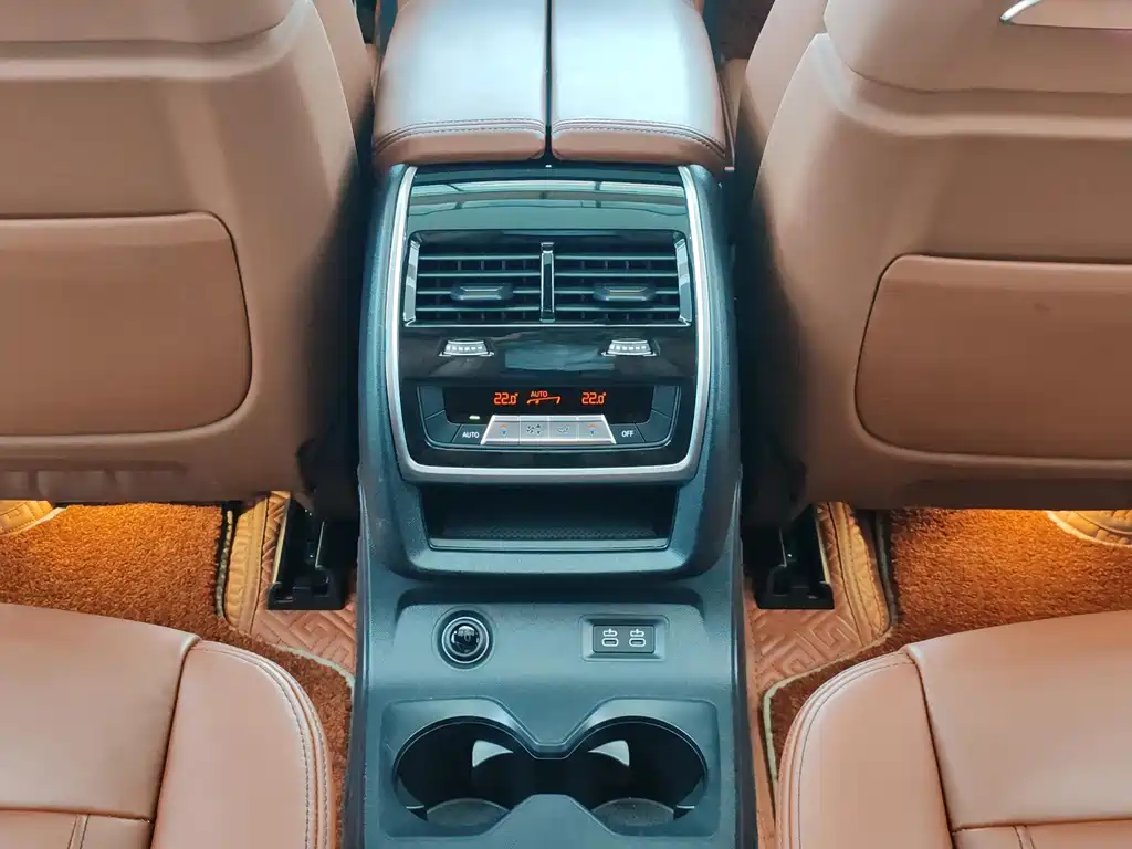 BMW X7 — миниатюра 13