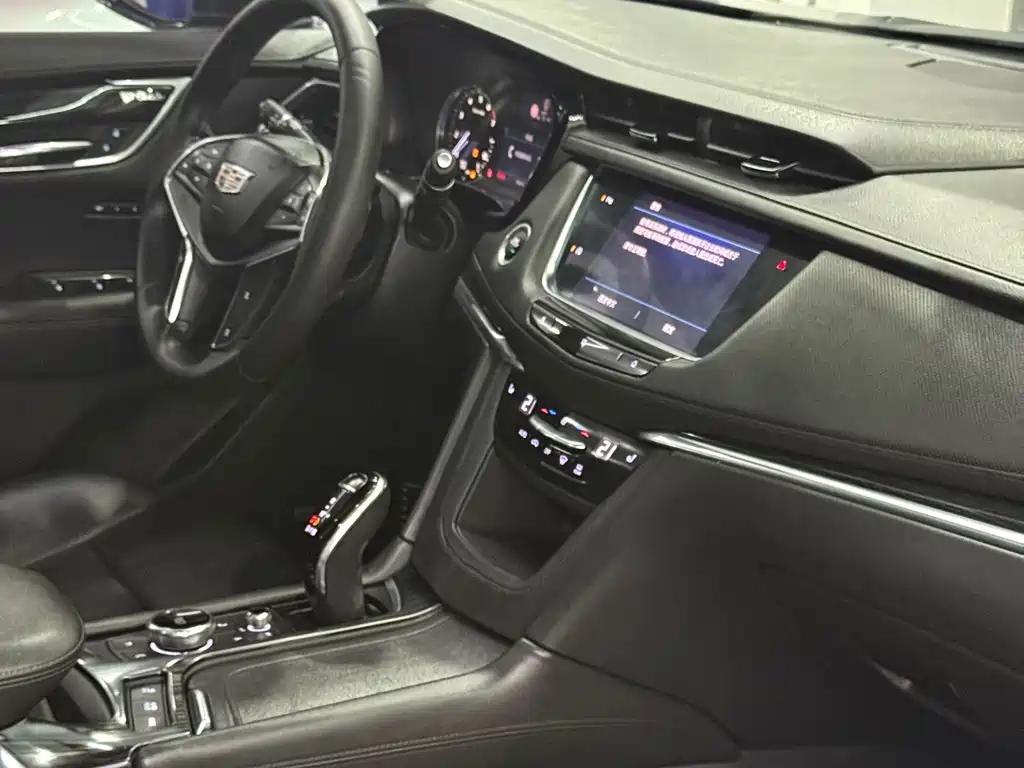Cadillac XT5 — миниатюра 7