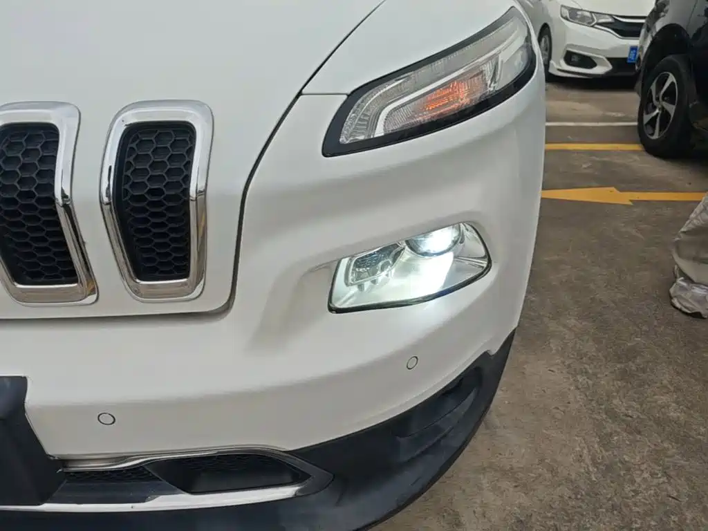 Jeep Cherokee — миниатюра 24