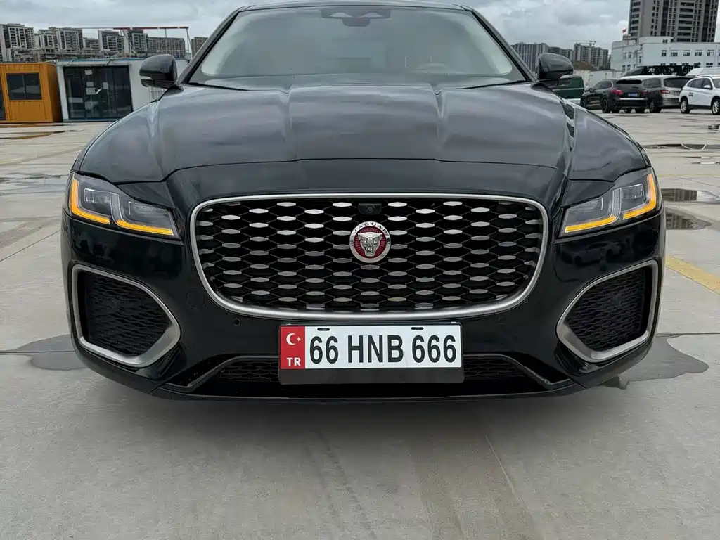 Jaguar XFL — миниатюра 2