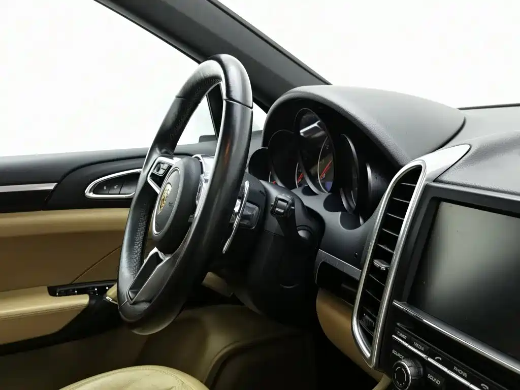 Porsche Cayenne — миниатюра 22