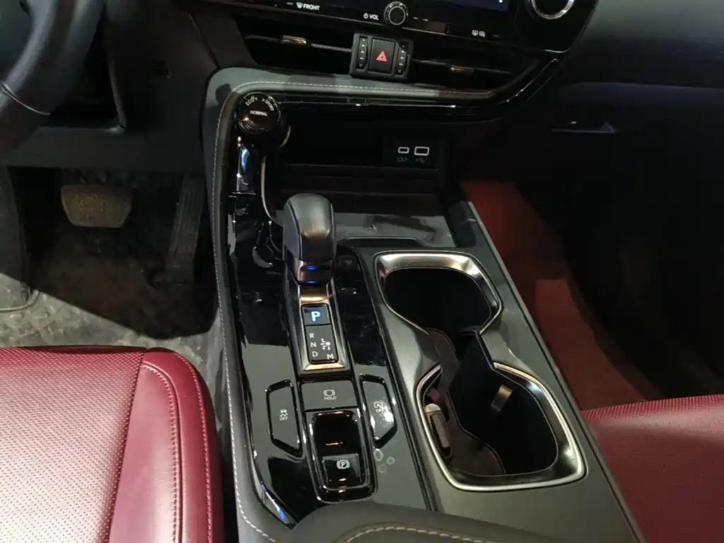 Lexus NX — миниатюра 14