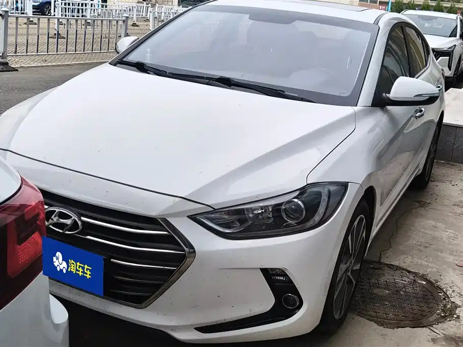 Купить Hyundai Elantra
