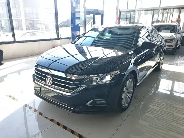 VOLKSWAGEN PASSAT 2020