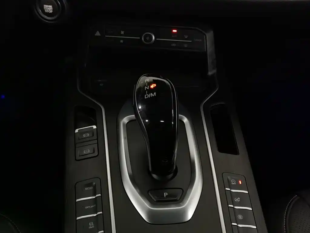 Wey Wey VV6 — миниатюра 13