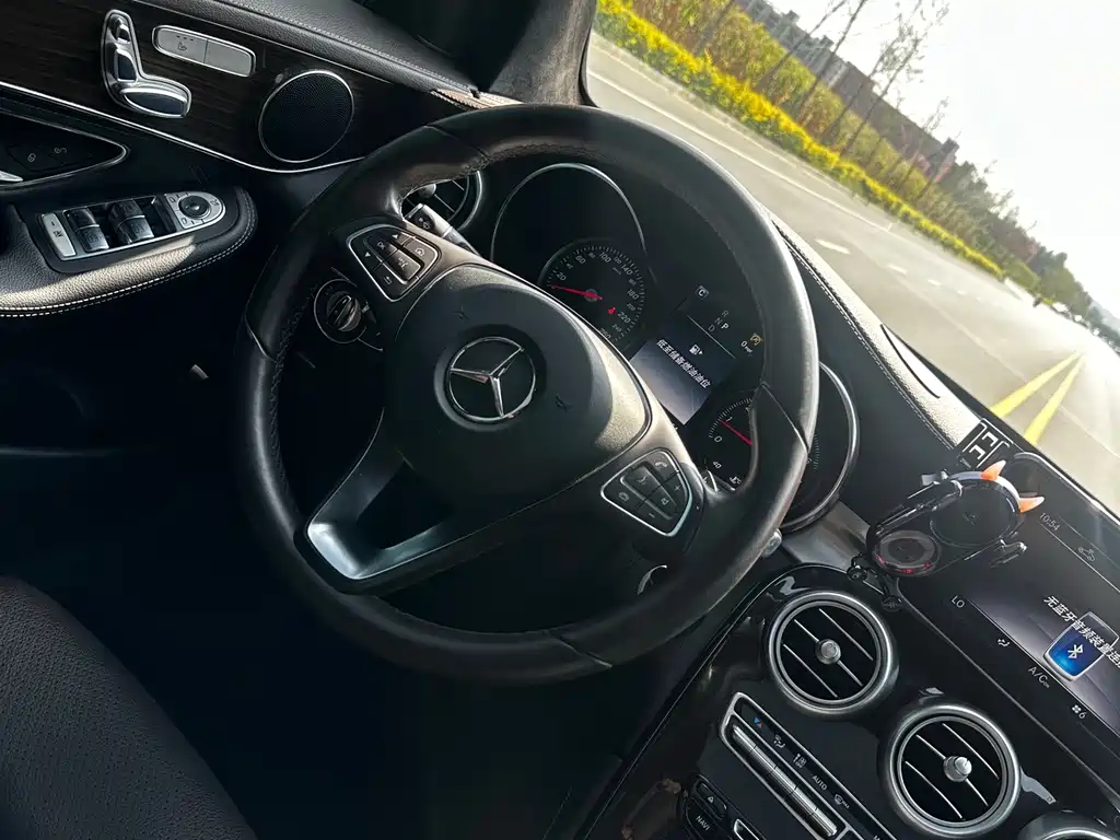 Mercedes-Benz GLC — миниатюра 5