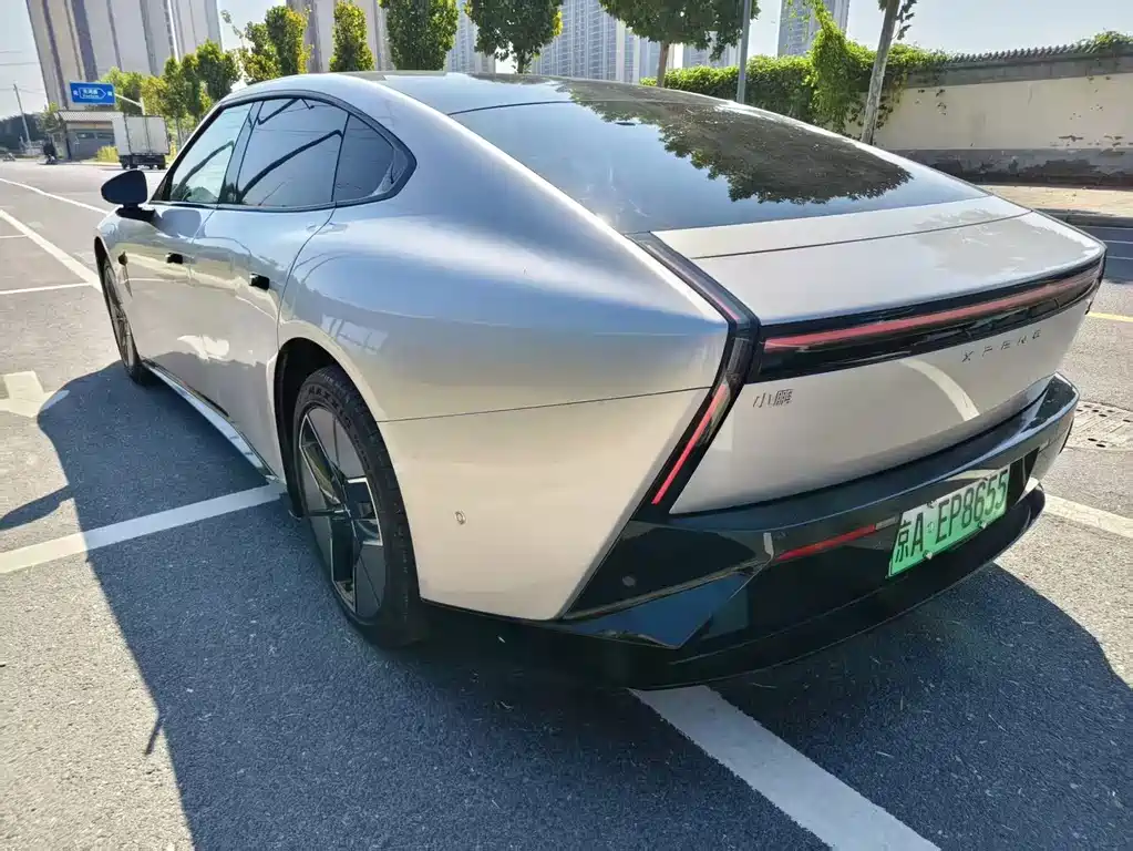 XPeng P7 — миниатюра 6