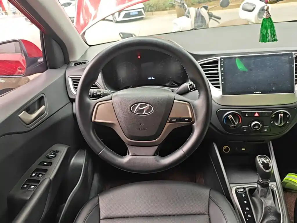 Hyundai Verna — миниатюра 11