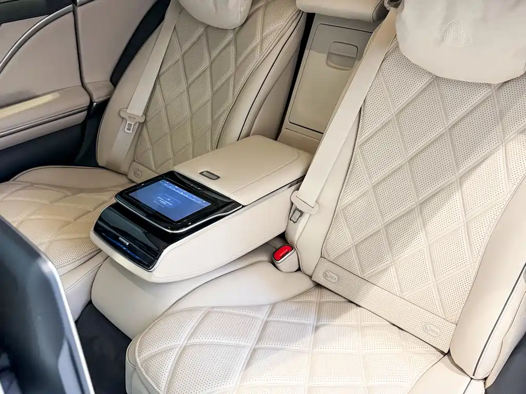Mercedes-Benz S-Class — миниатюра 13