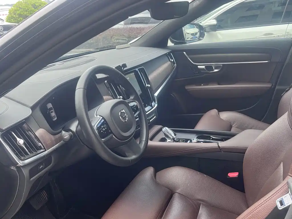 Volvo S90 — миниатюра 7