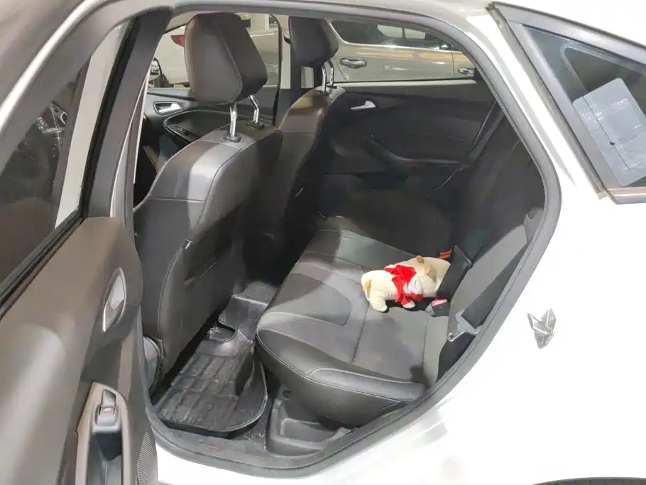 Ford Focus — миниатюра 11