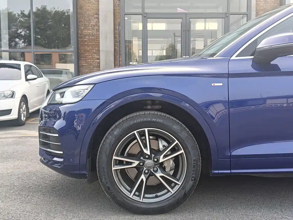 Audi Q5L 2018 40 TFSI Fashion V