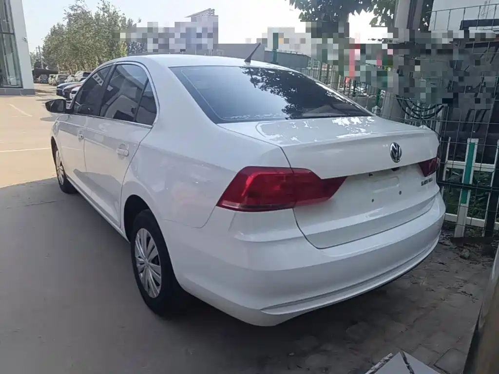 Volkswagen Santana — миниатюра 5