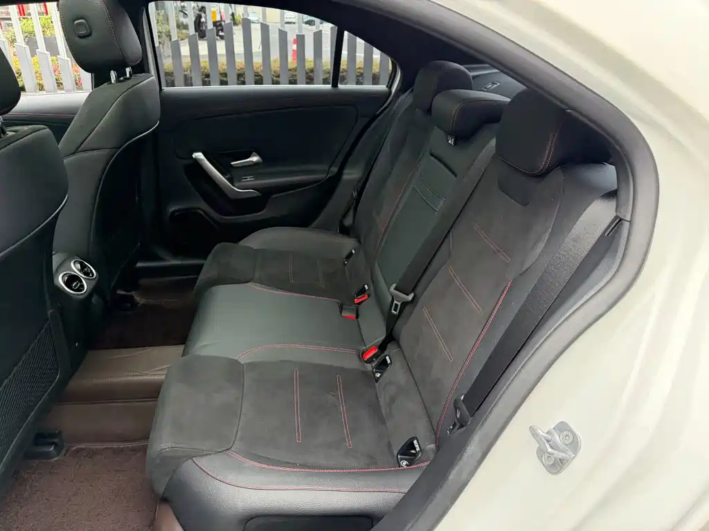 Mercedes-Benz A-Class — миниатюра 12
