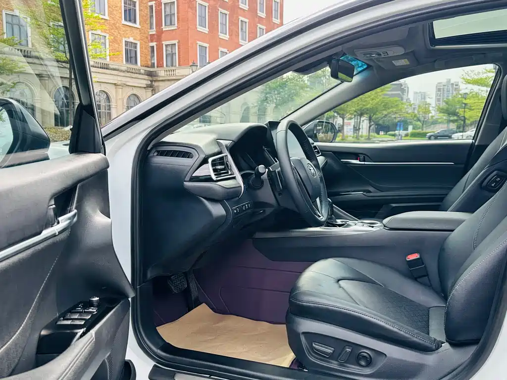 Toyota Camry — миниатюра 13