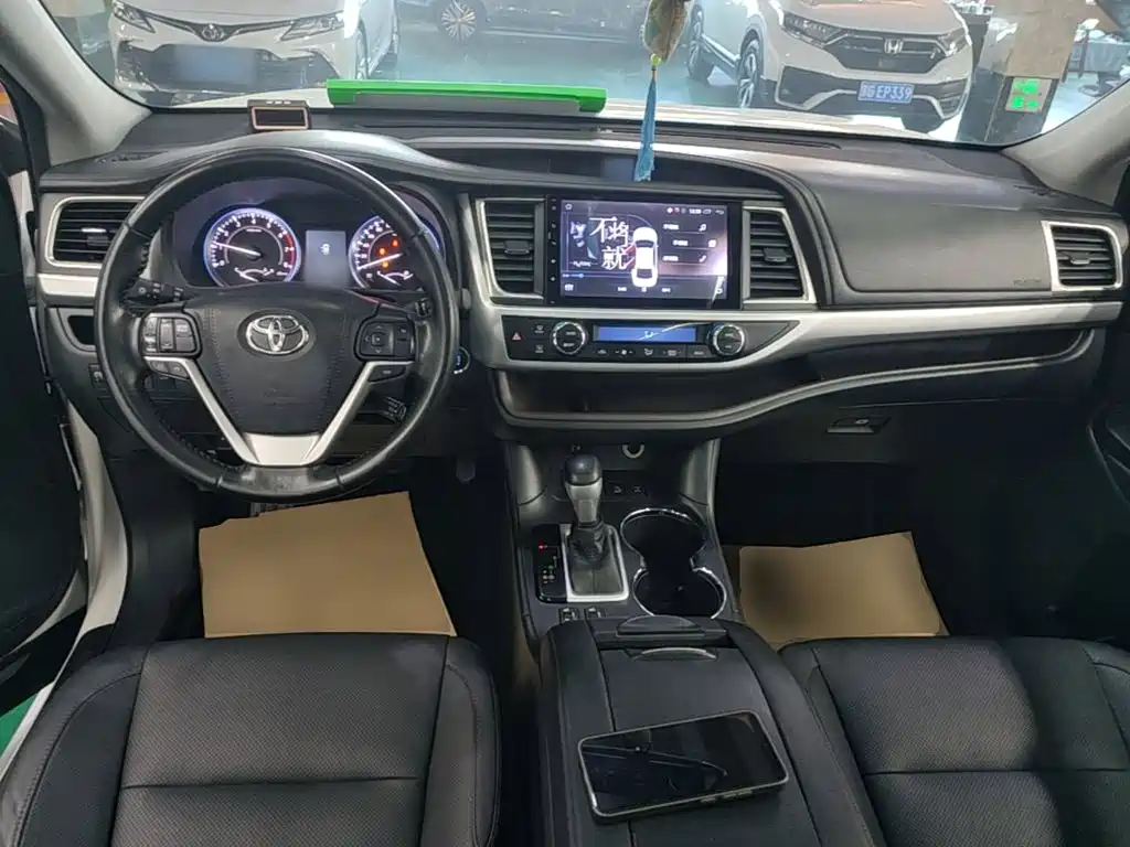 Toyota Highlander — миниатюра 10