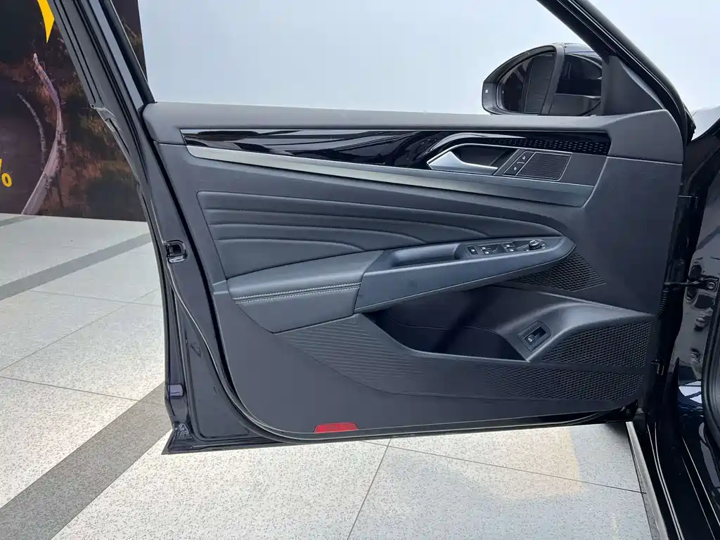 Volkswagen Passat 2023 280TSI