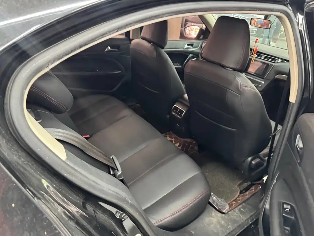 Peugeot 408 — миниатюра 16