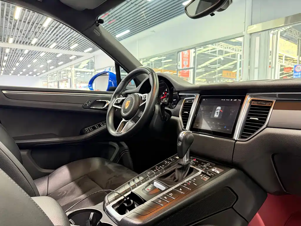 Porsche Macan — миниатюра 5