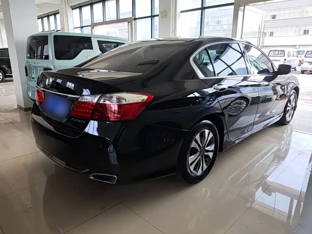 Honda Accord — миниатюра 7