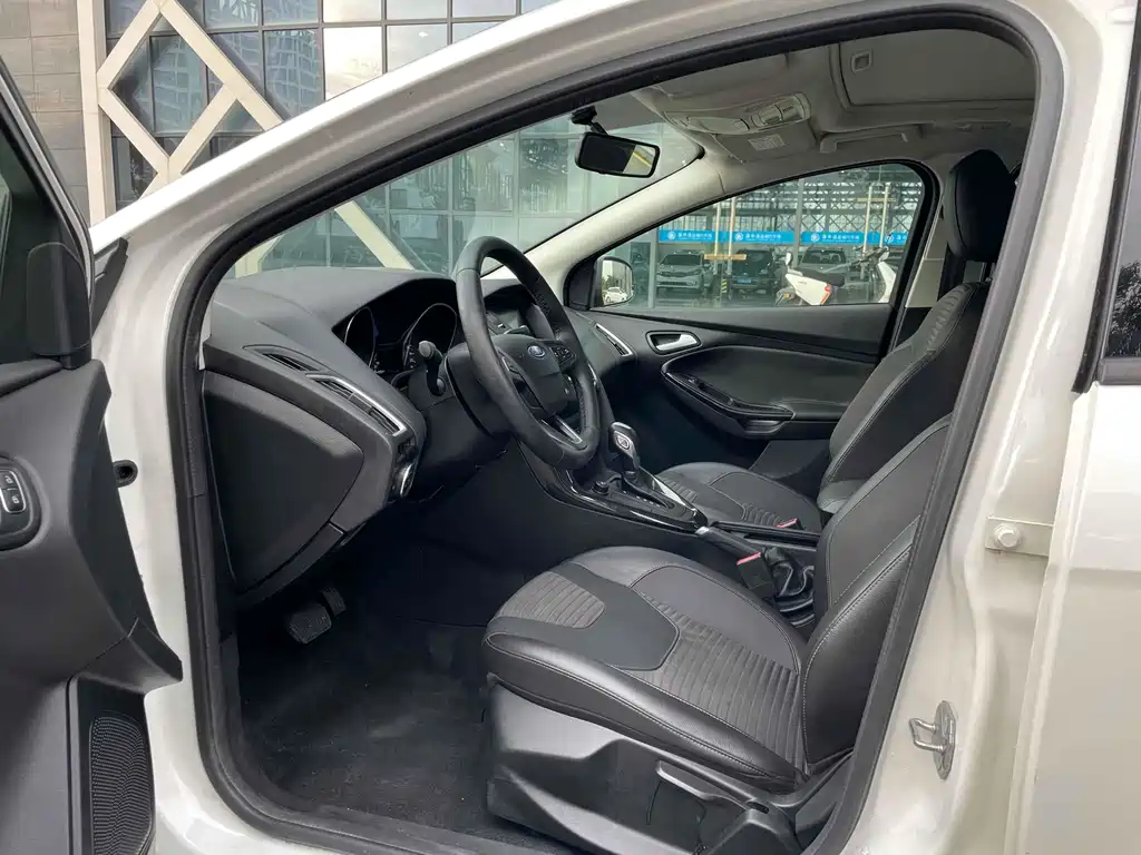 Ford Focus — миниатюра 6