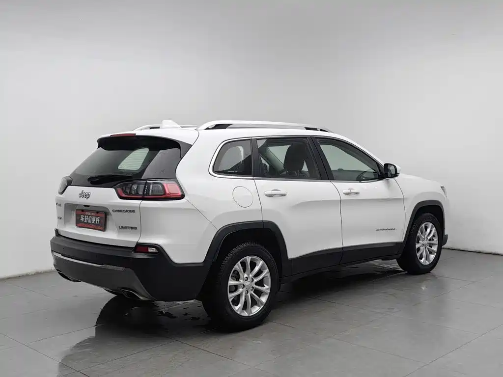Jeep Cherokee — миниатюра 2
