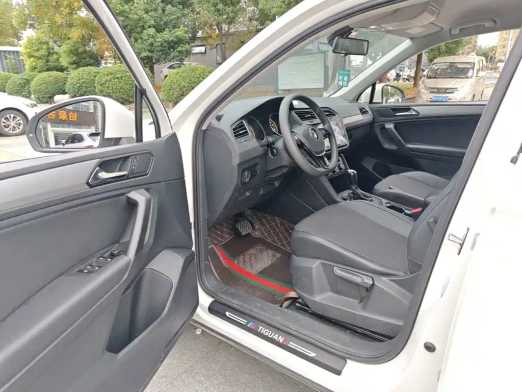 Volkswagen Tiguan L — миниатюра 16