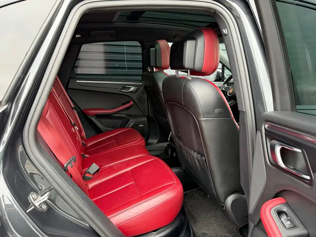 Porsche Macan — миниатюра 8