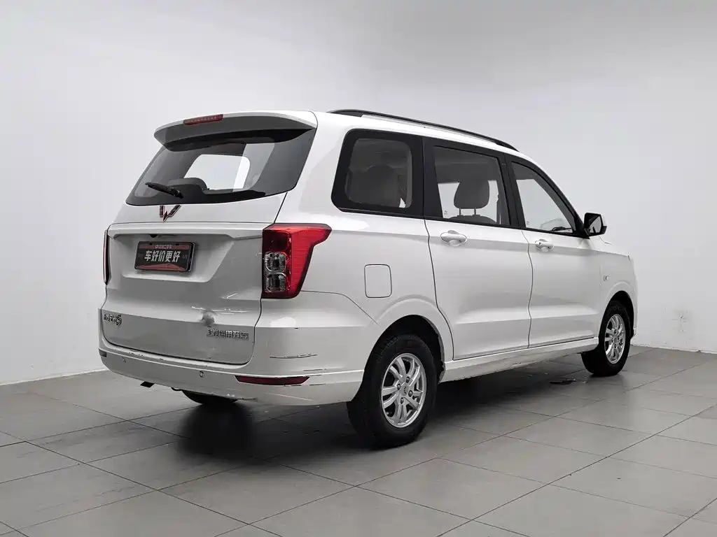 Wuling Hongguang — миниатюра 2