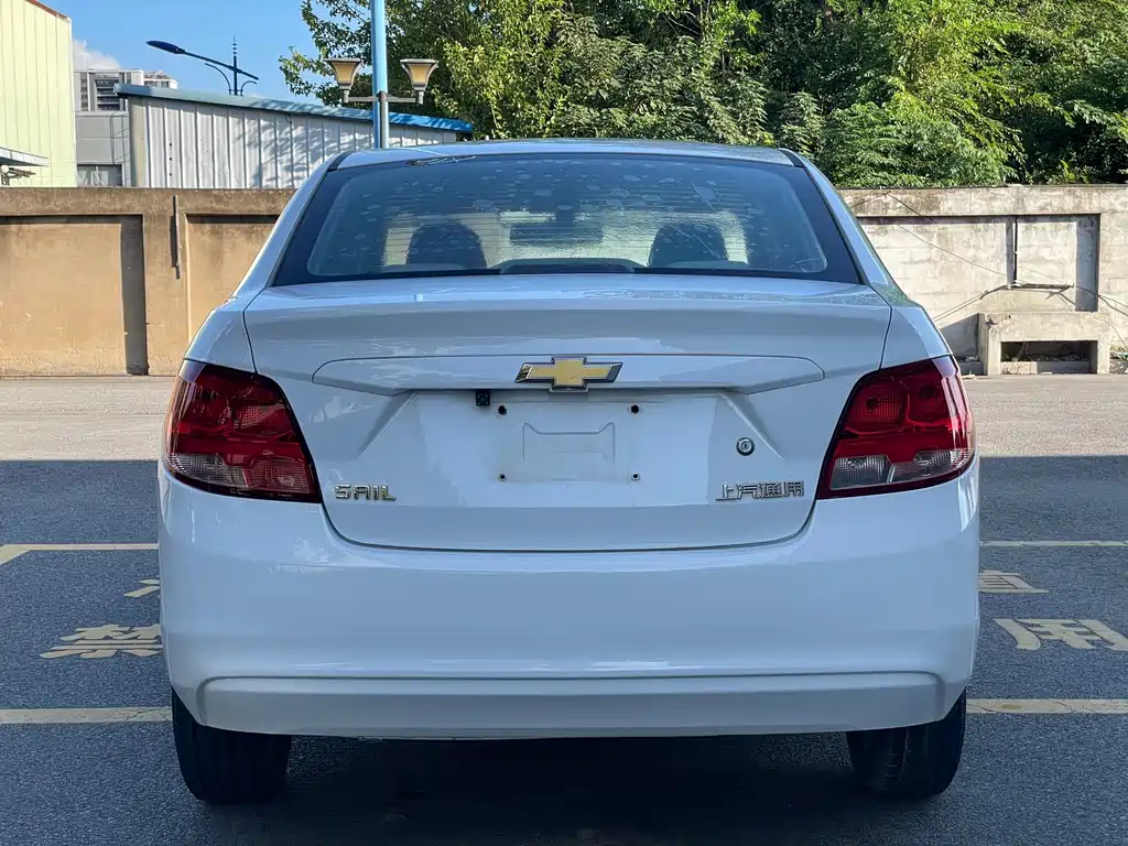 Chevrolet Sail — миниатюра 13