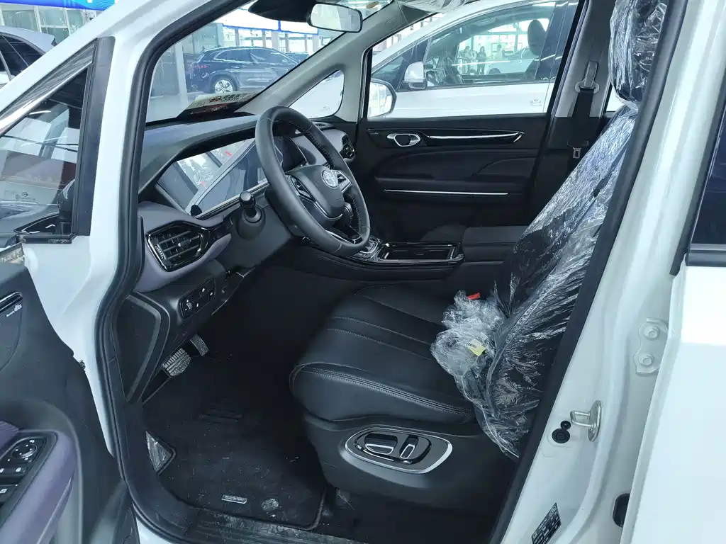 GAC Motor Trumpchi M6 — миниатюра 4