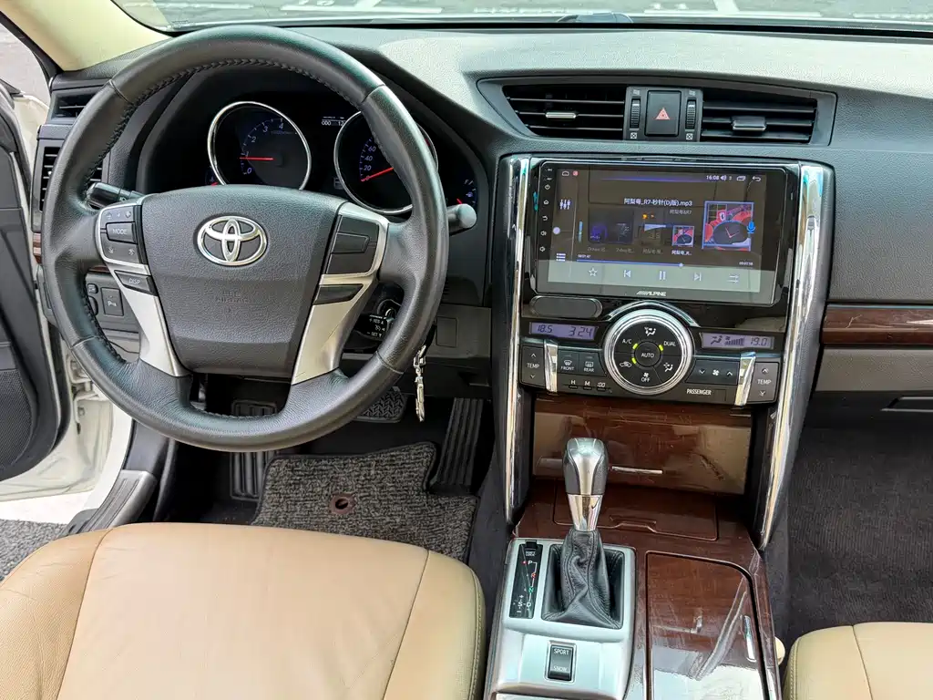 Toyota Reiz — миниатюра 16