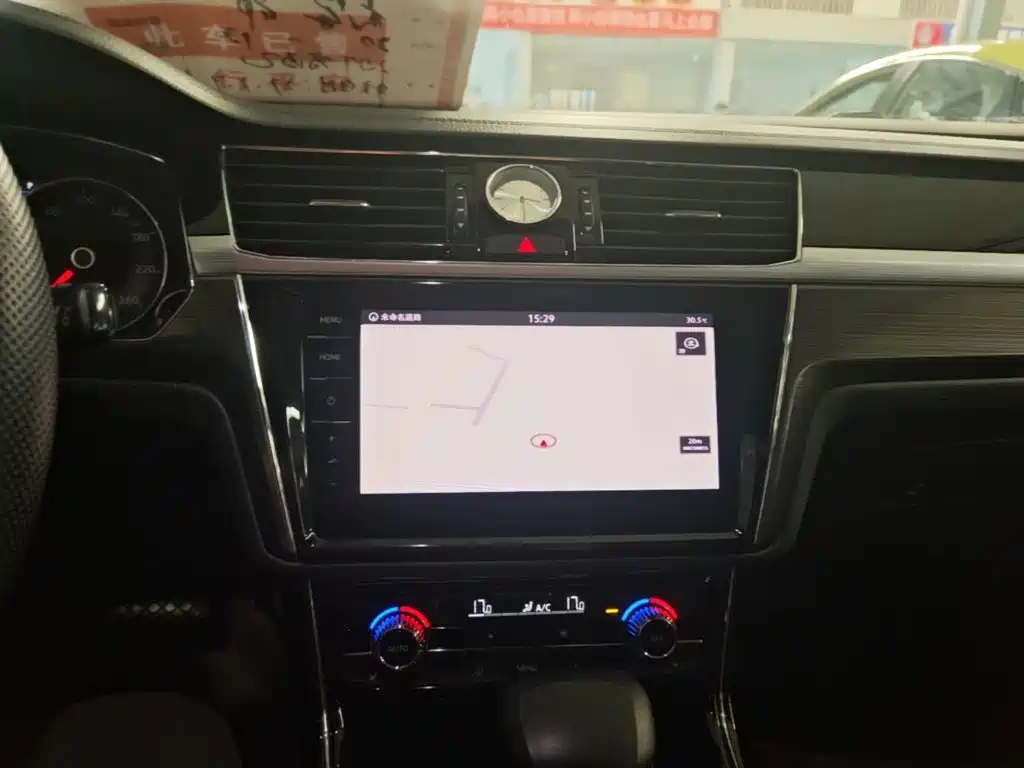 Volkswagen Phideon — миниатюра 13