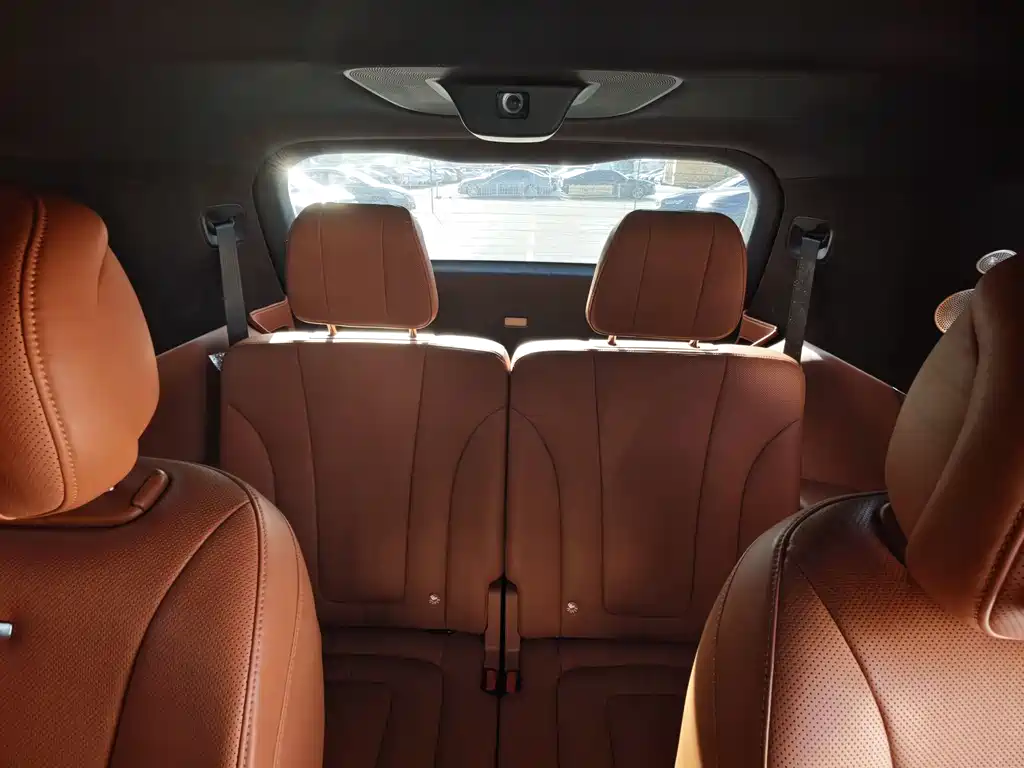 AITO ASK THE WORLD M9